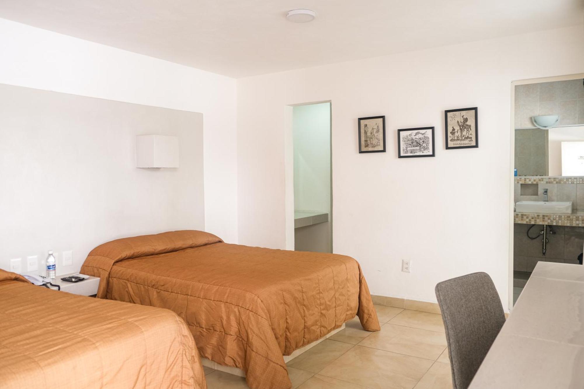 Hotel St. George Celaya  Eksteriør billede